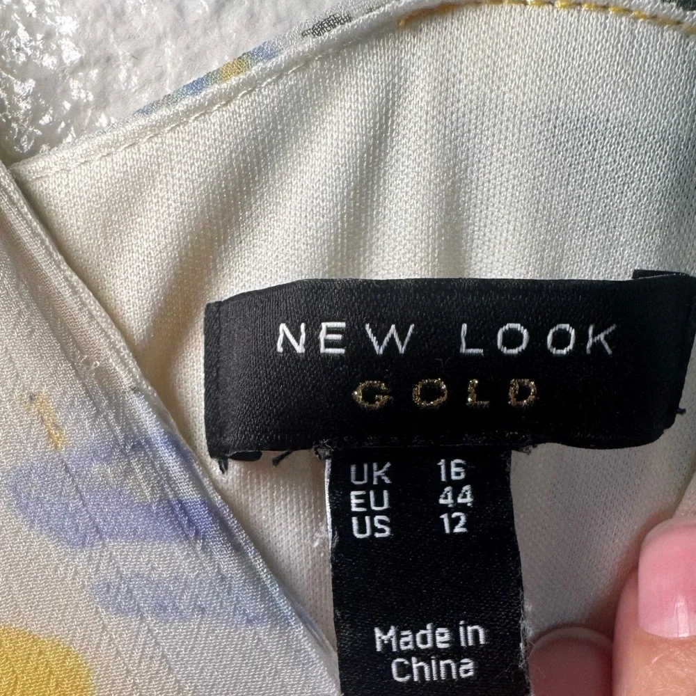 Floral Tiered V-Neck Maxi Dress in Yellow & Light Blue - Picture 5 of 7